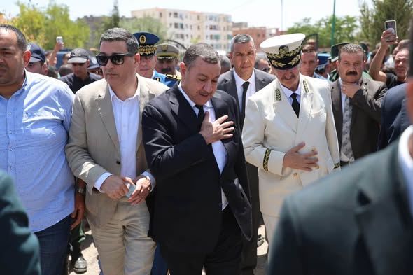 وفد وزاري يعزي أسر الضحايا
