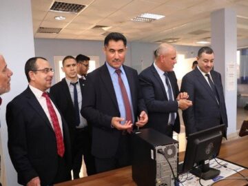 وزير الاتصال